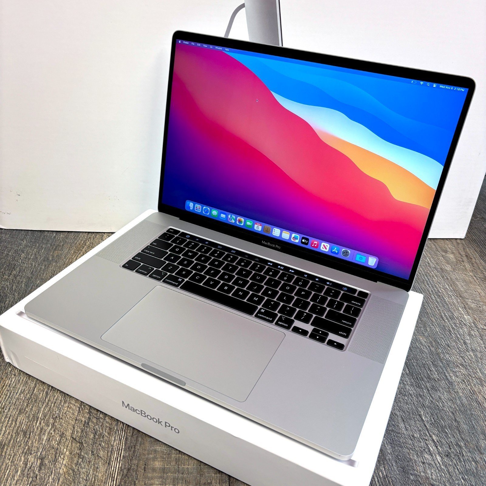 Apple MacBook Pro 2019 Pallet liquidation - Image 4