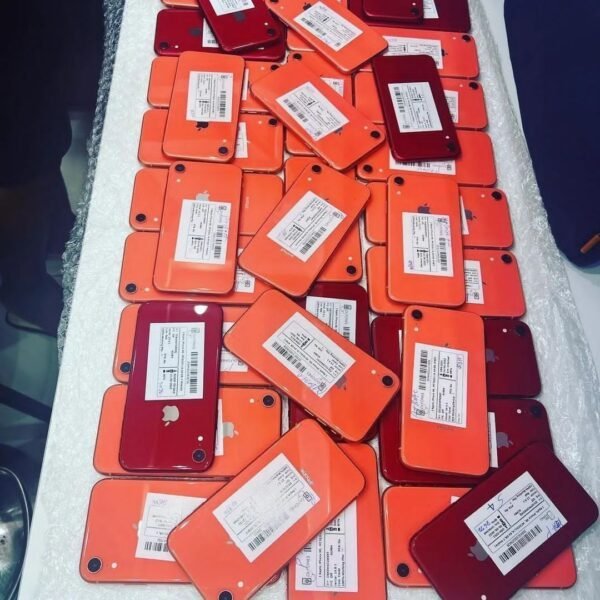 Mixed iPhone Wholesale Pallets - Image 4
