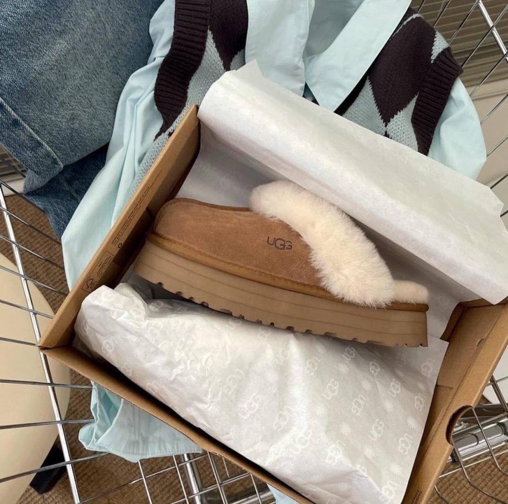 Mixed UGG Shoes Pallet liquidation - Image 5